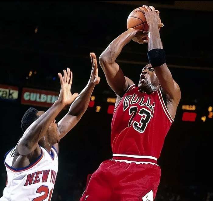 皮尔斯：科比从来就不是NBA门面，只有两人够资格