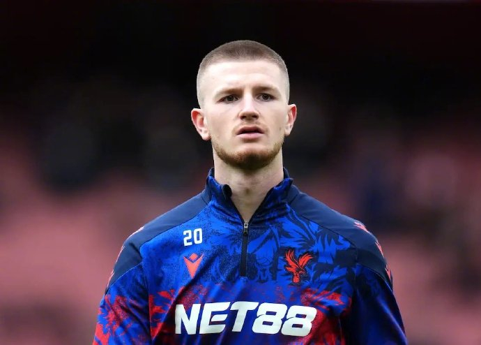 曼联夏窗2亿欧寻卡塞米罗替代者，锁定吉马良斯等三人