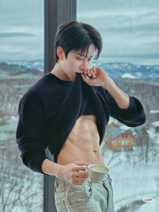 Mike肌肉线条完美引热议