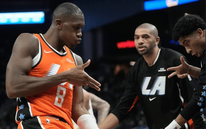 快船两绝配迎蜕变！尼德豪泽统治篮下，邓恩展全面输出！