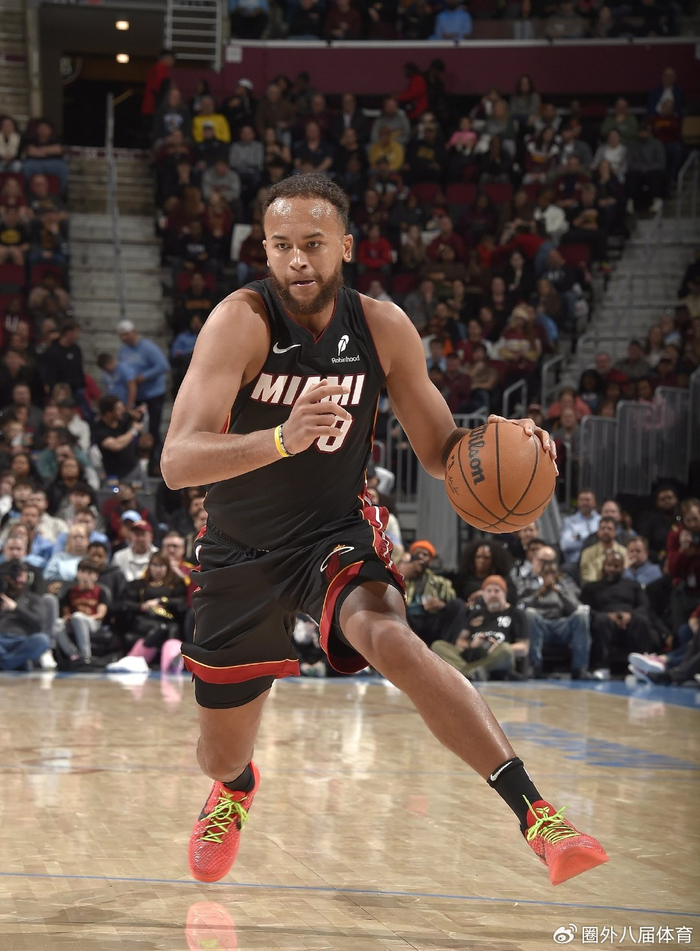 赛季过半已换4队！李凯尔与灰熊队达成买断，NBA之路同样曲折