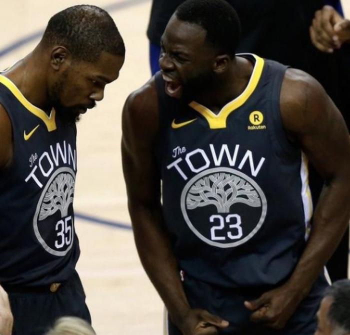 看热闹不嫌事大，杜兰特拱火库里格林关系，还顺带嘲讽了艾顿