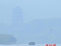 浙江杭州：春雨绵绵“雨湖”醉人