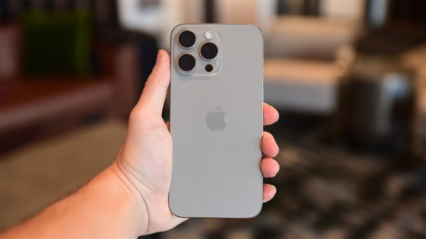 iphone 16 pro max全新 w700d1q75cms.jpg?by=cms_fixed_width