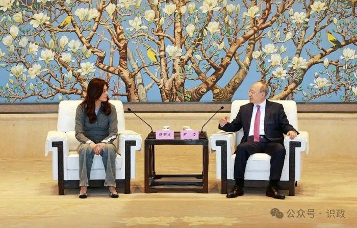 尹力会见中国国民党主席郑丽文