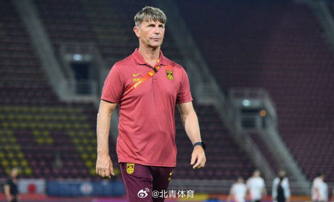 U20女足输日本后，主帅贝尔一番话引发离队猜测