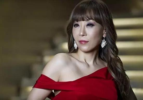 因中国拒绝发放签证而取消中国演出的曹秀美。