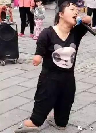 卖唱视频截图