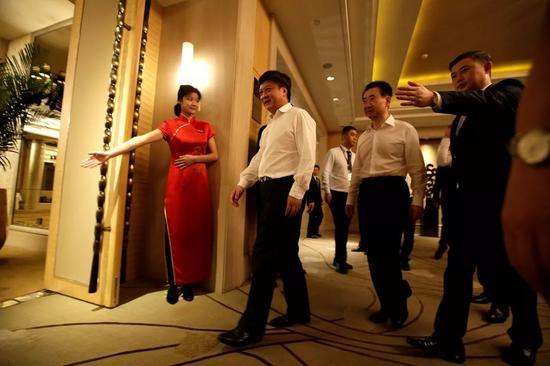 收购了万达地产旗下13个文旅项目之后,孙宏斌显得意气风发。@视觉中国
