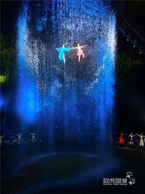 《江清月近人》剧照