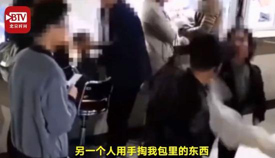 囧哥:不当编剧可惜了！女子报警称被抢劫其实是酒后撞上了垃圾桶