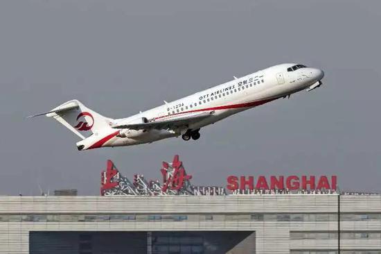 一二三航空ARJ21飞机(王鲁杰/摄)