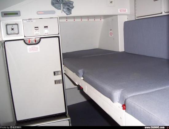 空客A330机组休息舱,图为飞友论坛“落地的枫叶”拍摄