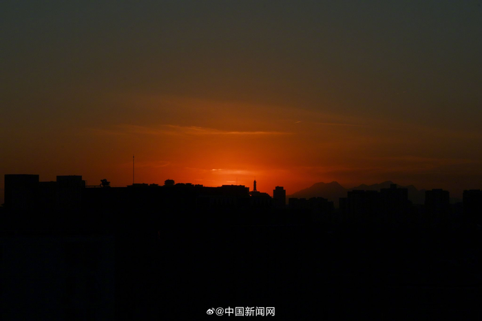 属于2025年的最后一缕夕阳