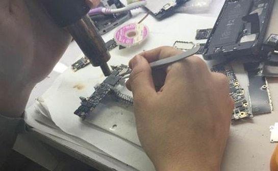 【拆卸iPhone5s的芯片】