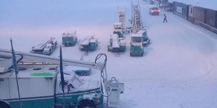 阿根廷旅游胜地突降暴雪 机场所有航班取消