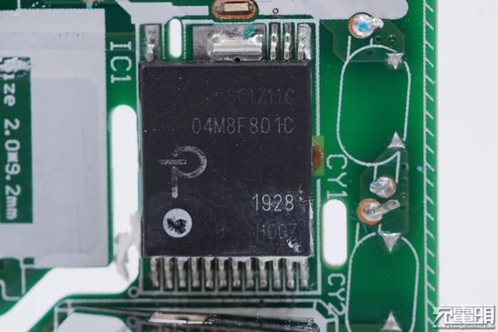 小米手机原装30W快充充电器拆解：内置英集芯定制芯片，支持USB PD