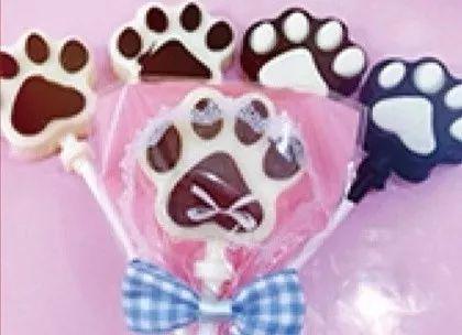 【活动发布】小记者制作纯巧克力猫爪造型棒棒糖啦