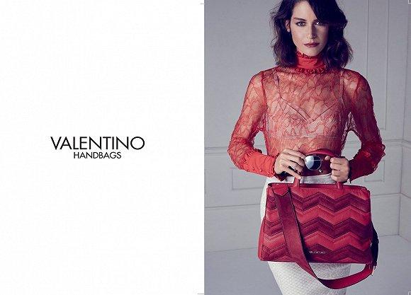Mario Valentino的手袋产品