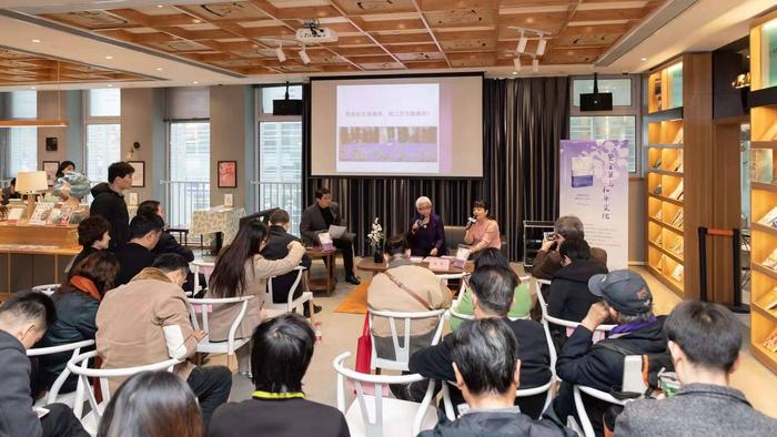 让紫金草将和平的种子广为传播，来听“一朵花的和平故事”