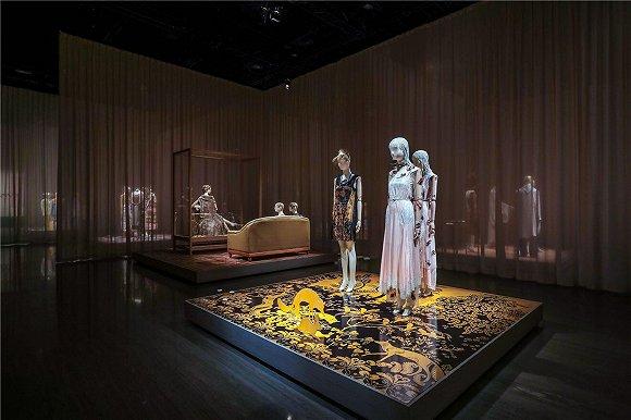 “对话:浪凡130年”时尚和服饰展览。图片来源:复星时尚