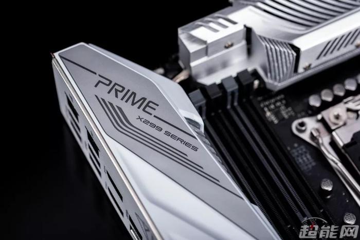 华硕PRIME X299 EDITION 30主板评测：王者座驾规格强大