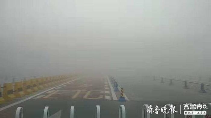 受大雾影响，济南辖区所有高速收费站全部临时关闭！
