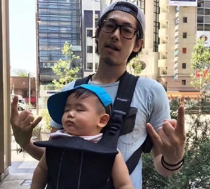 还记得《转角遇到爱》的安藤枫吗？他现在长这样