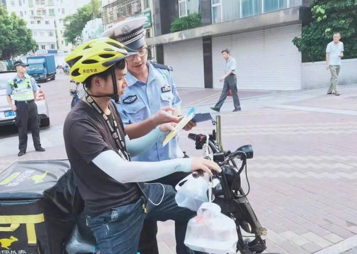 今年508起事故、100人死亡，深圳拟对电动自行车登记上“牌”！