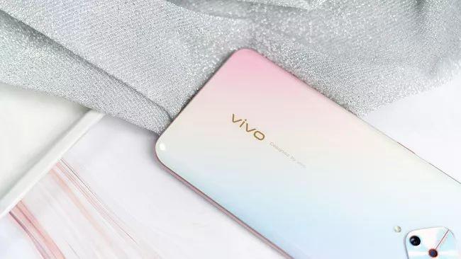 让小姐姐爱不释手的手机 vivo Y9s评测