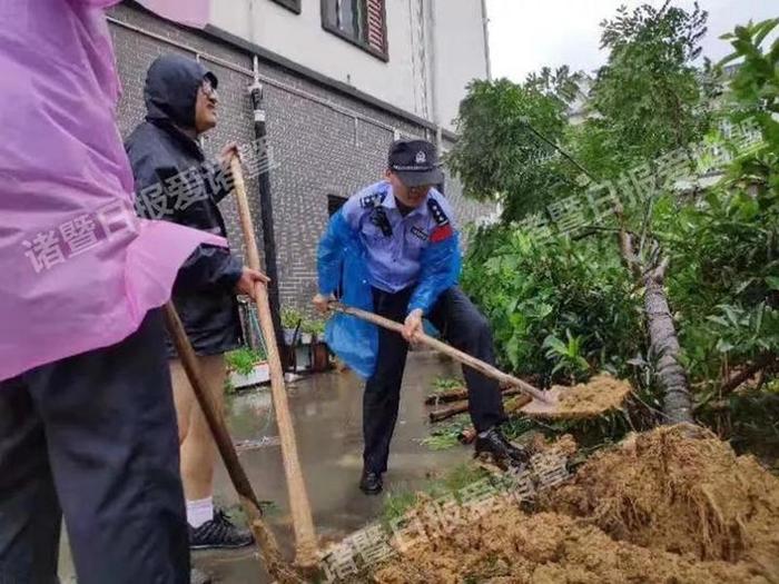 济南籍民警张勇因公牺牲 生前所用电脑还亮着