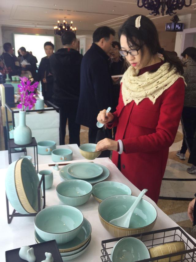 龙泉在杭州举行青瓷品鉴会