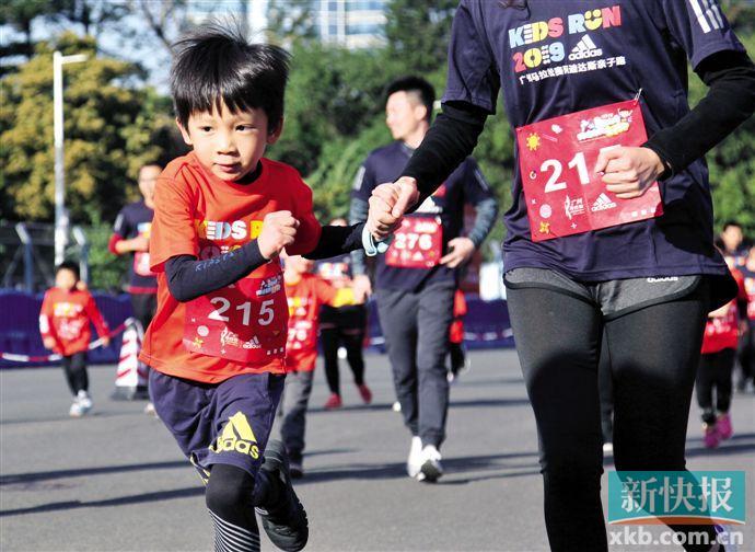 郑智、王军霞等六位宣传大使走马上任