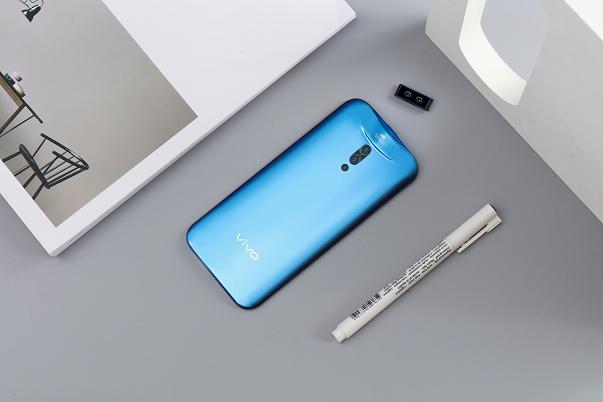 vivo IFEA智能手机外观图