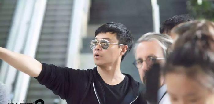 陈思诚为何敢为邱泽冒险？经历是一方面，更主要的是自信