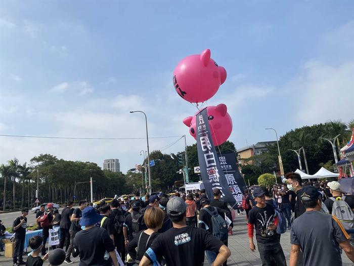 台湾”秋斗“现场(中时电子报)
