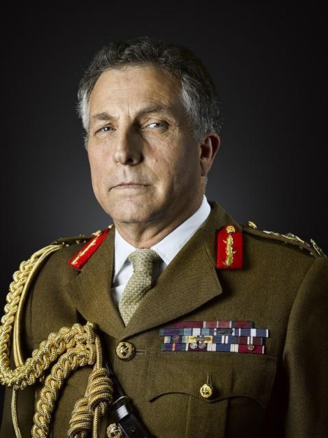 英军最高指挥官，科索沃战争走出来上将，多次赴军校深造增长知识