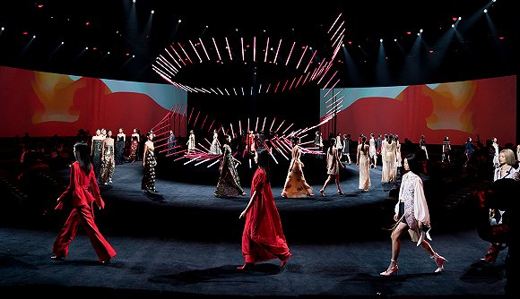 EP雅莹 2019春夏发布秀 图片来源:雅莹官网