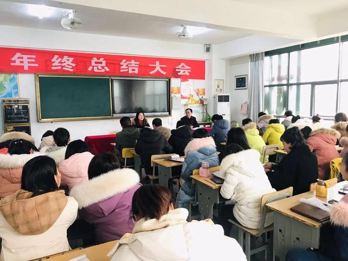 九江育英双语小学开展班主任和教学工作经验交流会