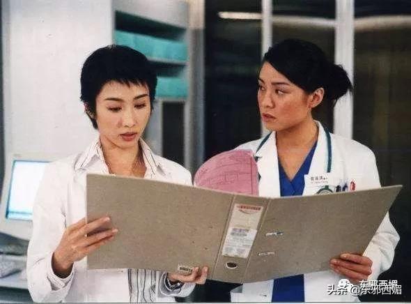 被嘲拜金女十年突然喊冤？说说她牵出的首富“外戚”一家精彩大瓜