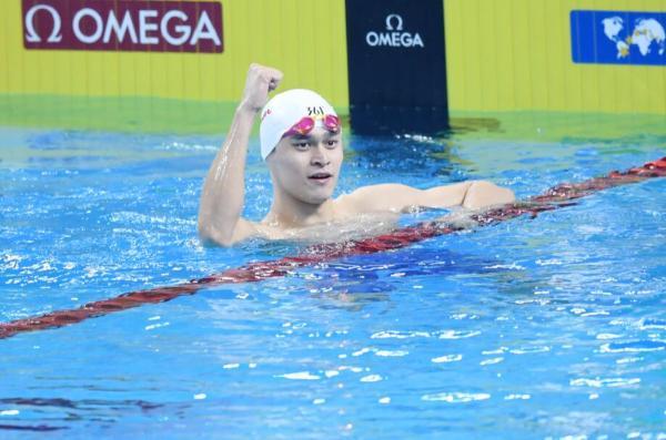 游泳丨FINA冠军系列赛：孙杨夺得男子200米自由泳冠军