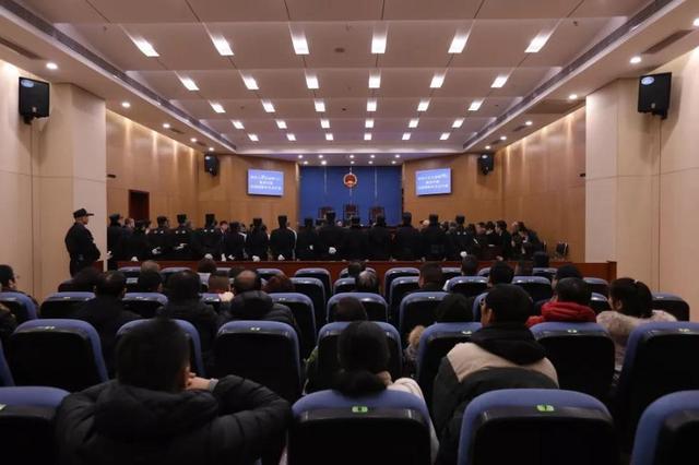 向48万人非法集资超五百亿 王文俊等15人在杭州受审