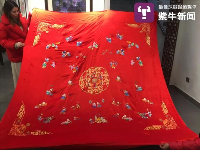 卢梅红给女儿绣的百子被