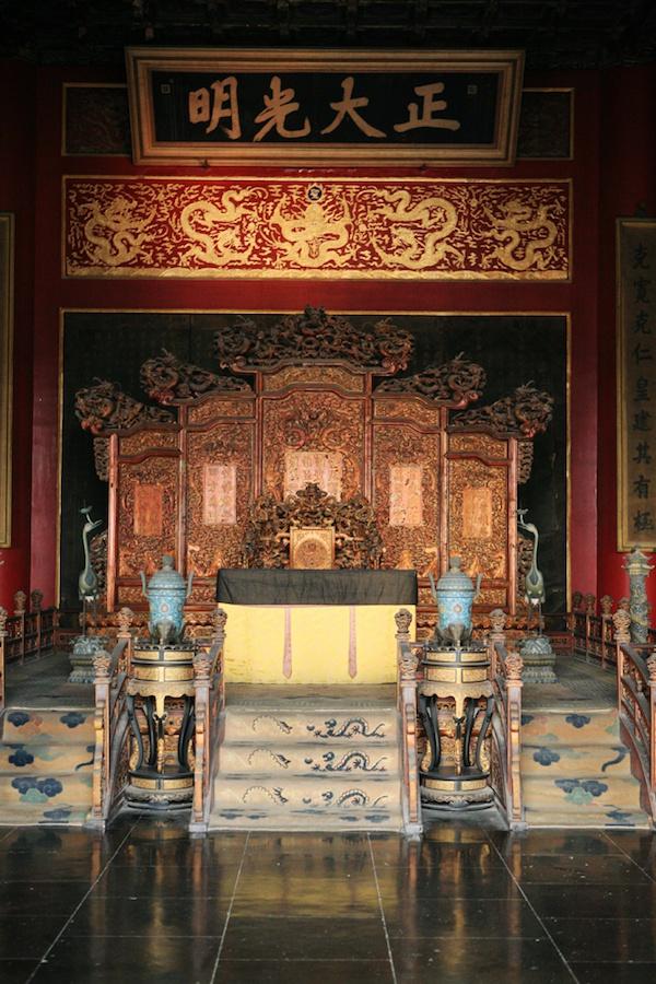 乾清宫内景,正上方“正大光明“匾