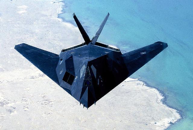F-117“夜莺”战斗攻击机