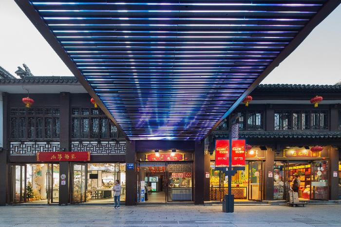 名士生活融入城市更新 艺术装置活化老街生态 南京大石坝街街道升级改造成效显著