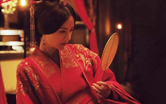 两个神秘人物靠一桩绯闻成功把司马懿与曹爽捧上台、成为曹魏辅政