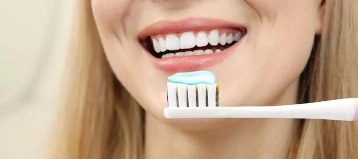 德国牙医推荐的变态牙刷？竟然比洗牙还干净，口臭牙龈出血全解决了…