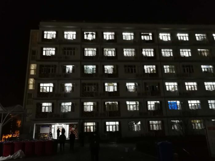 被征用作为新型冠状病毒肺炎定点隔离点的武汉商学院学生宿舍楼。武汉商学院供图