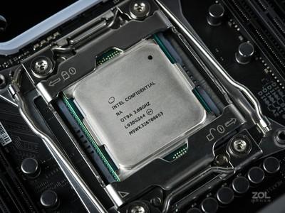 图为:Intel 酷睿i9 10980XE高清实拍图